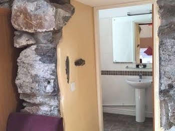 Grapes Hotel, Bar & Restaurant Snowdonia Nr Zip World
