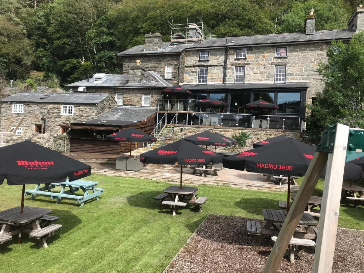 Grapes Hotel, Bar & Restaurant Snowdonia Nr Zip World Inn